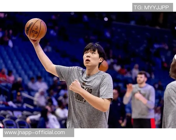 戈贝尔展现年轻内线实力杨瀚森强调抢篮板的强烈意愿是成功关键